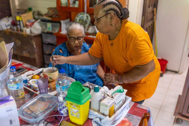 Aide à l'habillage personnes âgées Martinique
